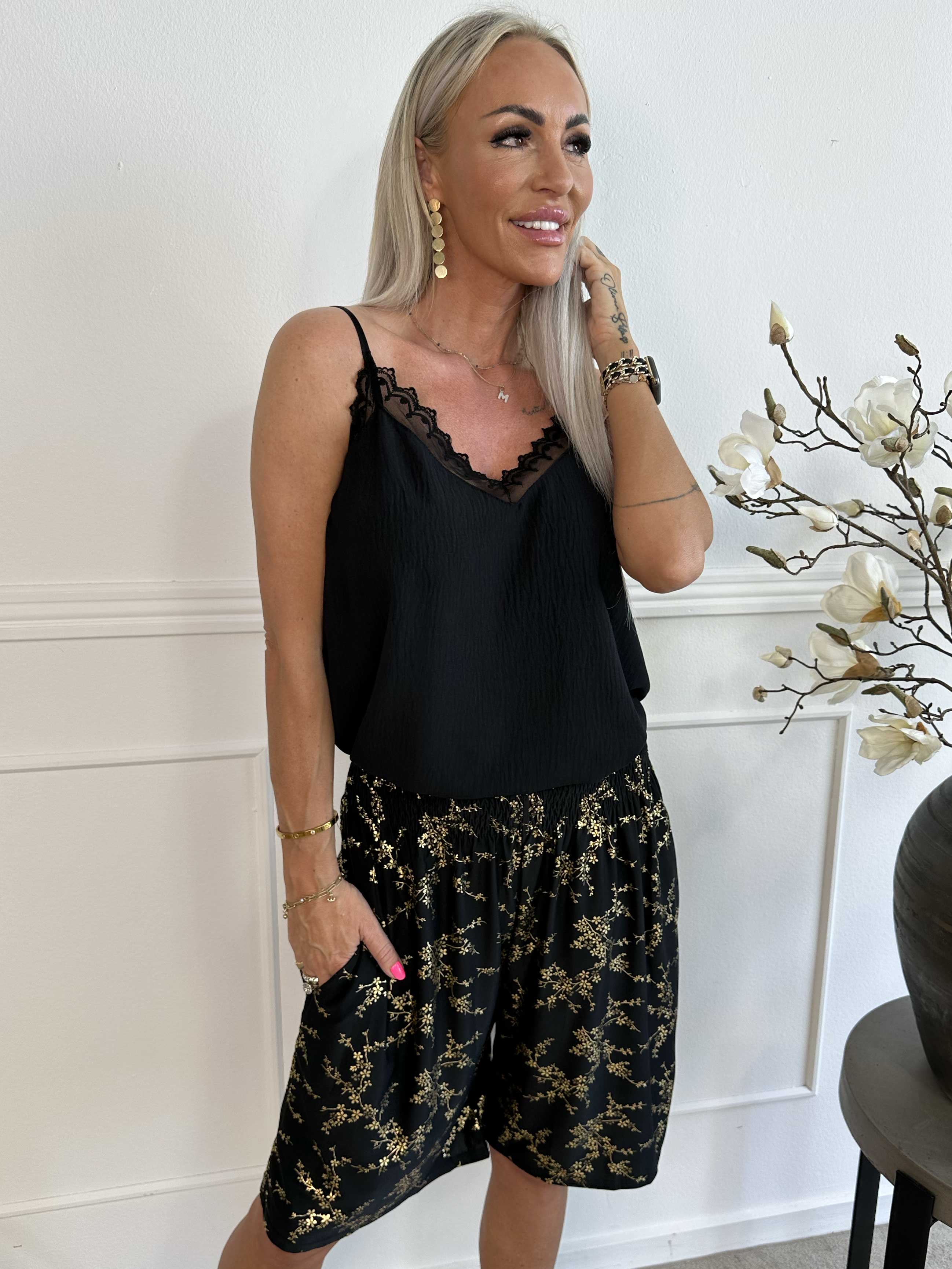 Pams Gold Short Knickers - Shorts i elastisk stof med elastikkant